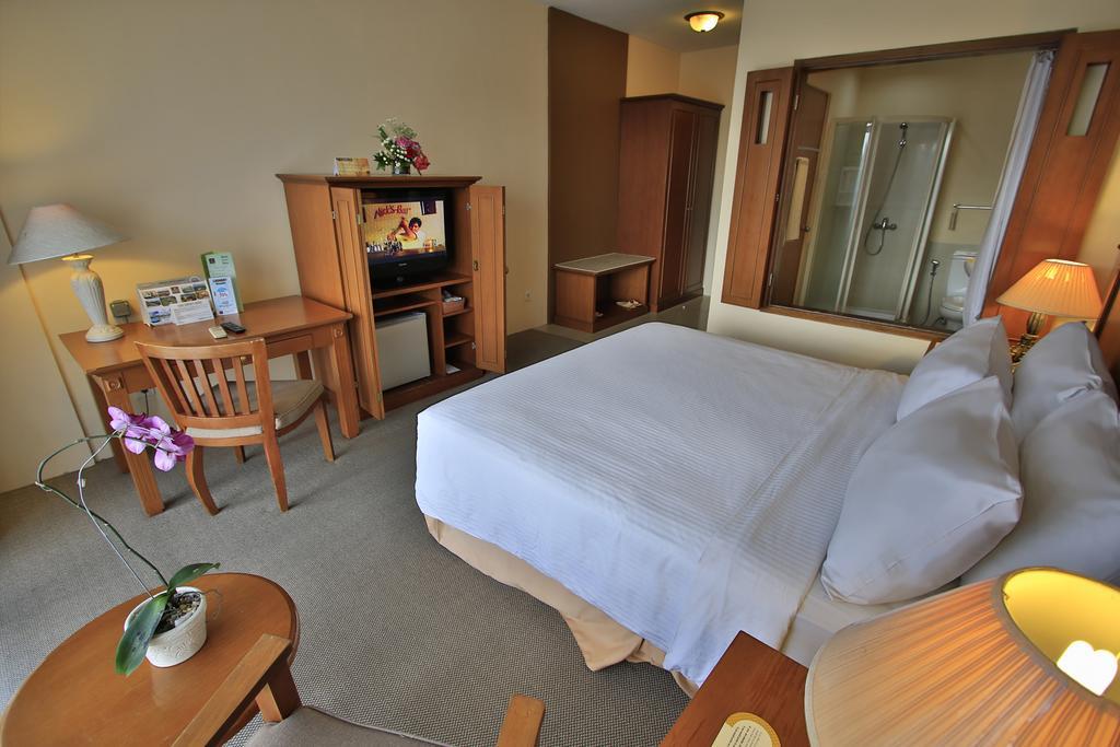 The Jayakarta Suites Bandung Zimmer foto